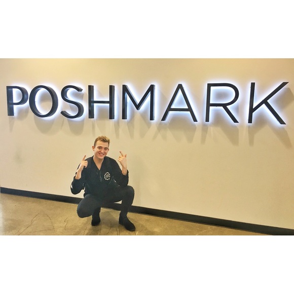 ⭐️ Collin’s Closet ⭐️ - Picture 2 of 7